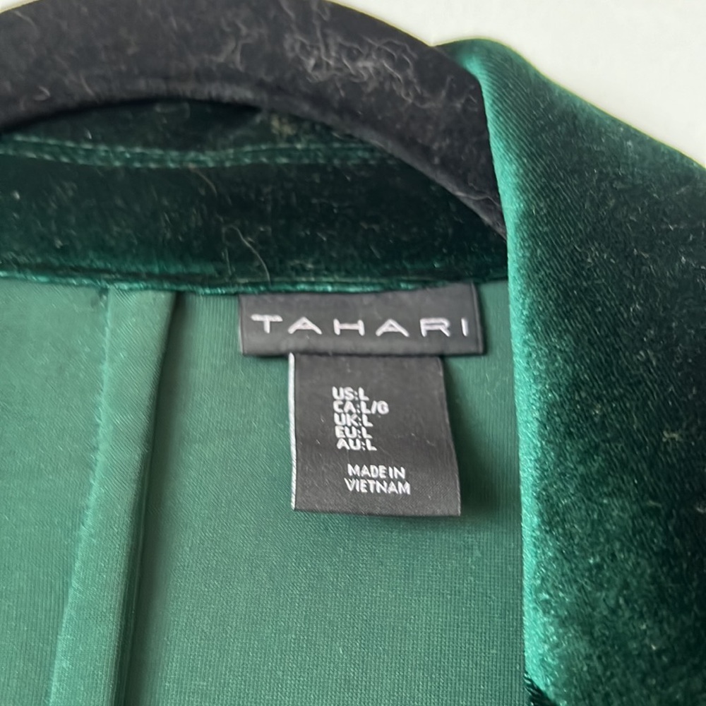 Tahari Velvet Jacket! - Picture 4 of 9